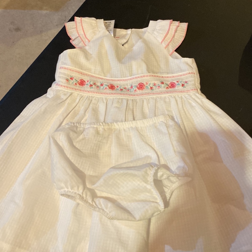 Dress - Picture 5 of 5